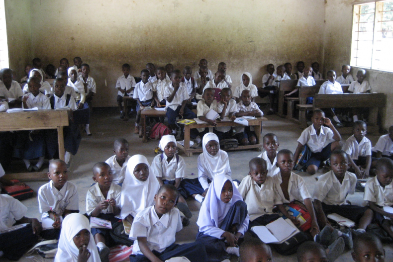 Overvolle klassen bij lagere school