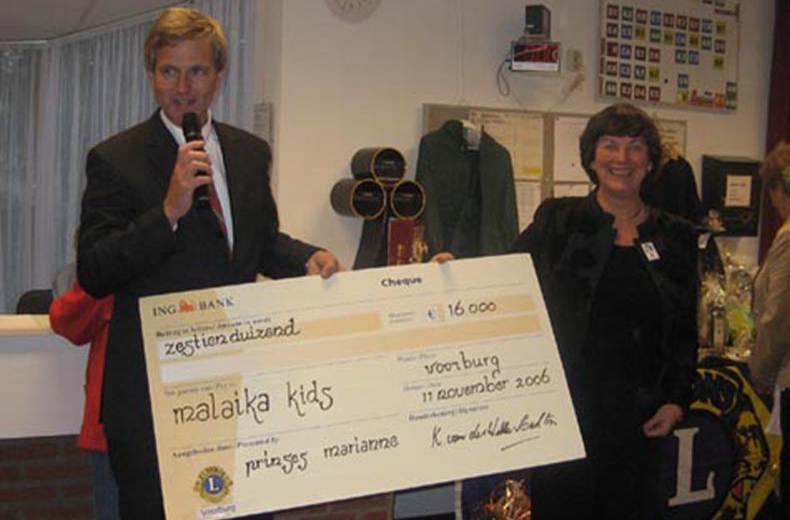 Lionsclub Prinses Marianne steunt Malaika Kids met bridgedrive